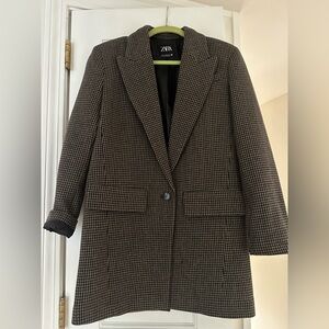 Zara classic Herringbone  oversized single button blazer with pockets.  S